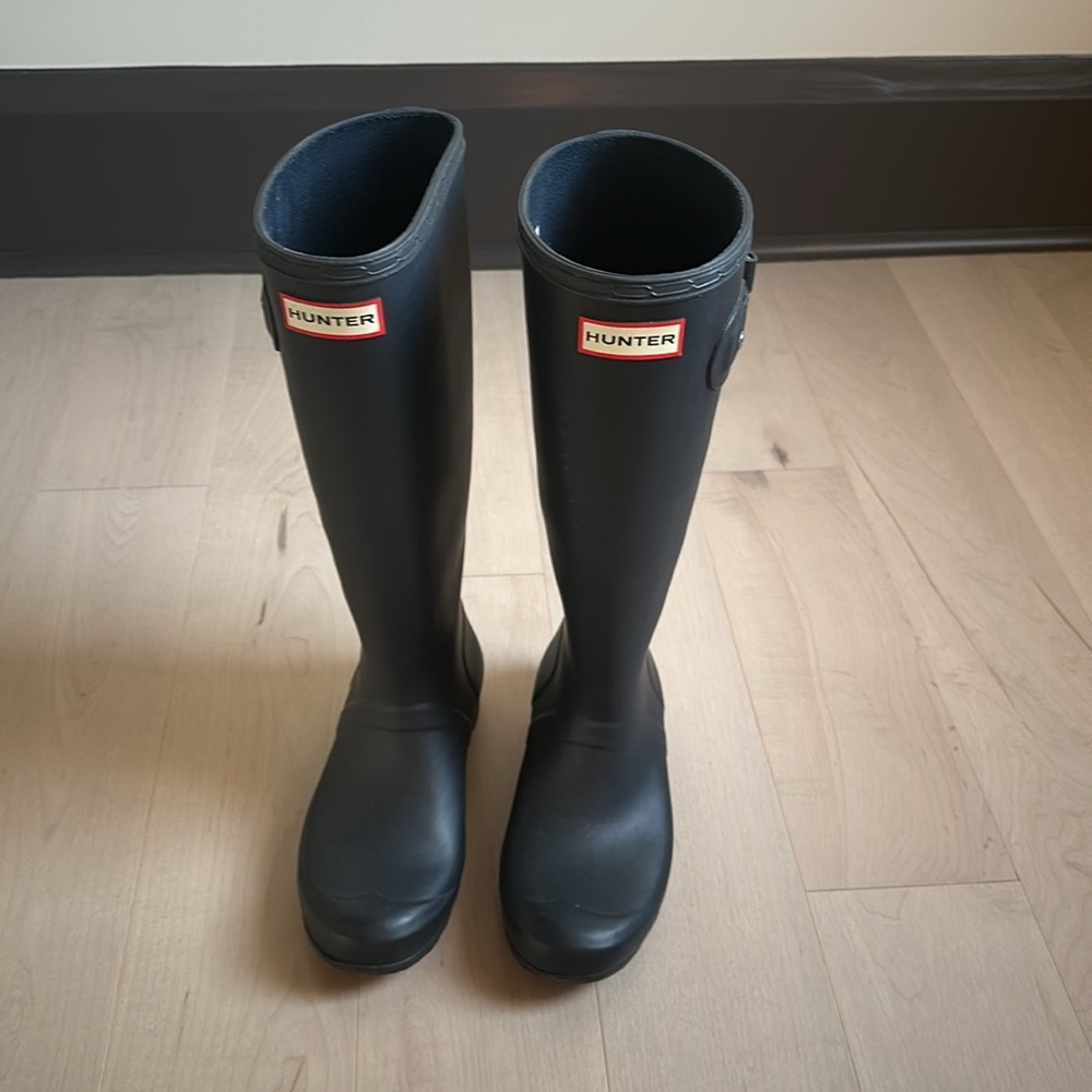 Hunter Women's Original Tall Rain Boots in Navy